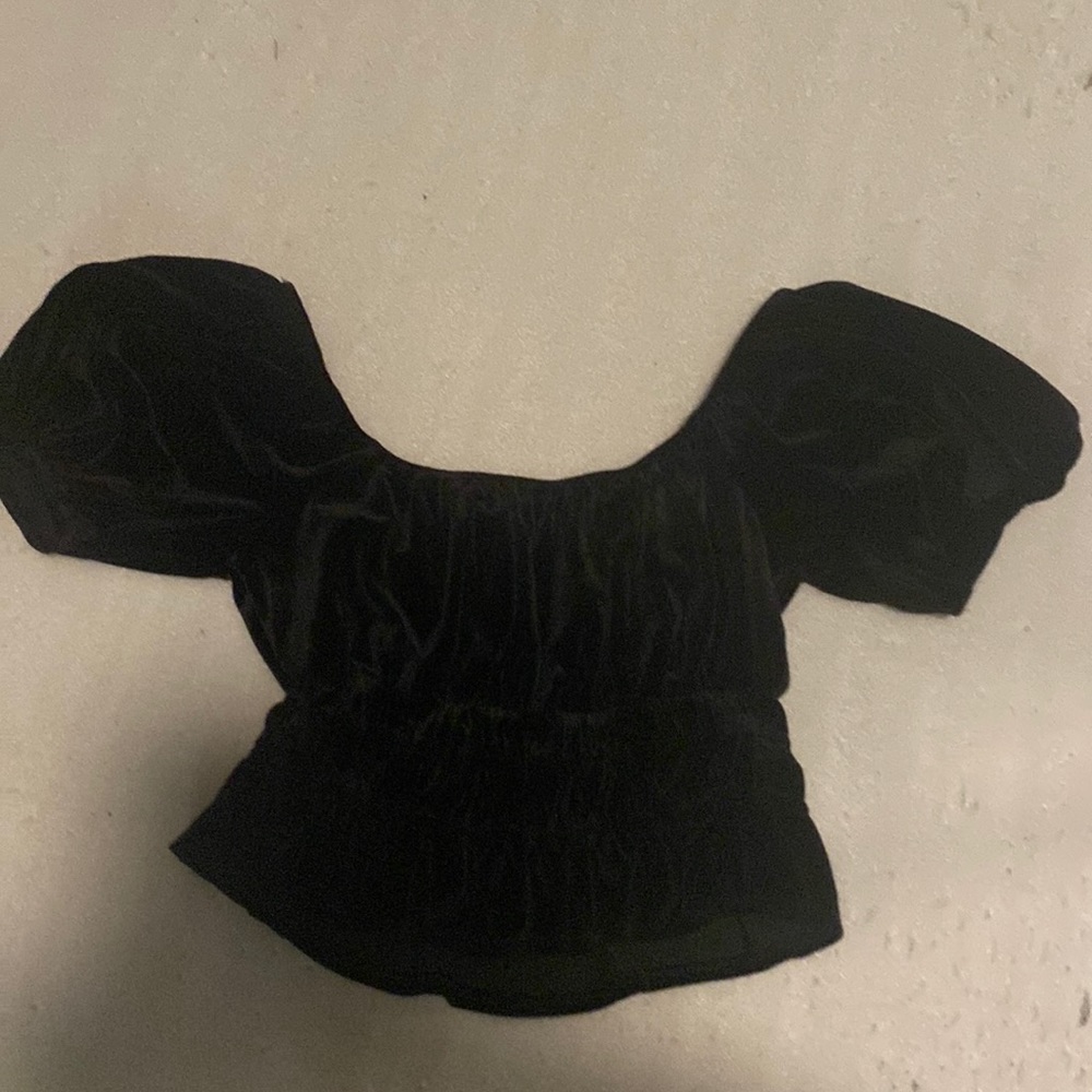 Black crop top